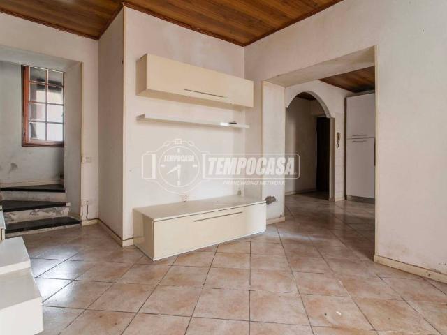 Appartamento in vendita a Guanzate, Lombardia