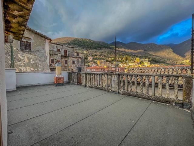Appartamento in vendita a Guarcino, Frosinone