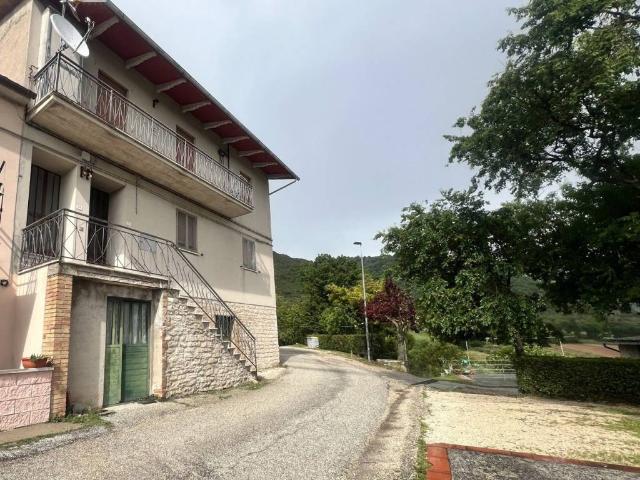 Appartamento in vendita a Gubbio, Umbria