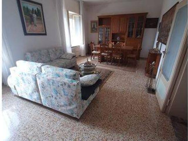 Appartamento in vendita a Gubbio, Umbria