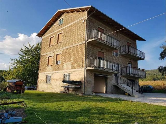 Appartamento in vendita a Gubbio, Umbria