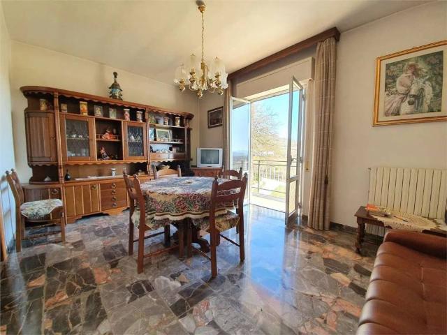 Appartamento in vendita a Gubbio, Umbria