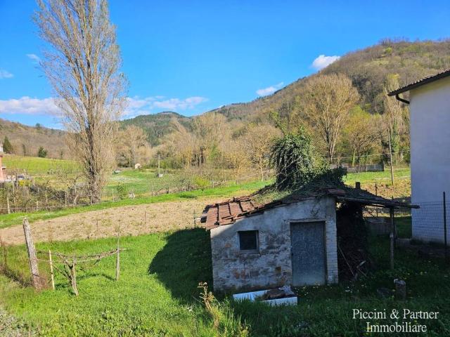 Appartamento in vendita a Stazione di Camporeggiano, Gubbio