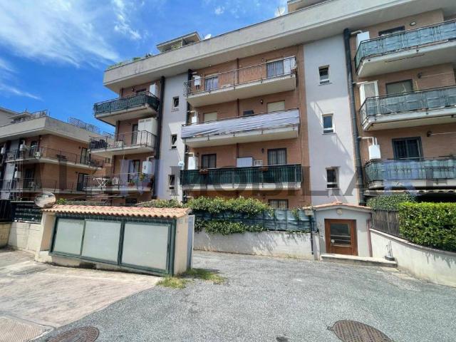 Appartamento in vendita a Campolimpido, Roma Capitale