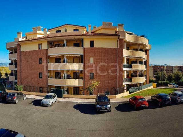 Appartamento in vendita a Guidonia Montecelio, Roma Capitale