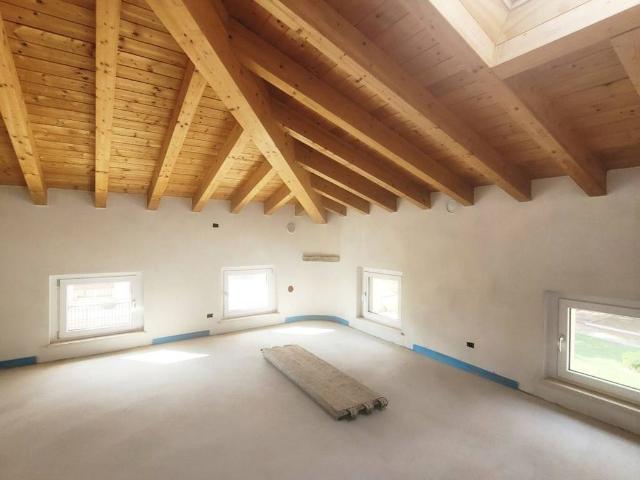 Appartamento in vendita a Mormontea, Illasi