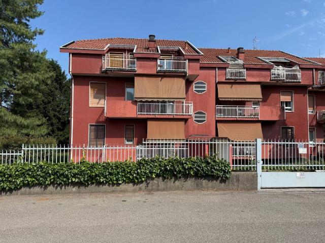 Appartamento in vendita a Imbersago, Lombardia