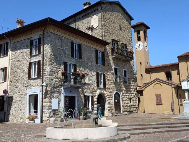 Appartamento in vendita a Imbersago, Lombardia