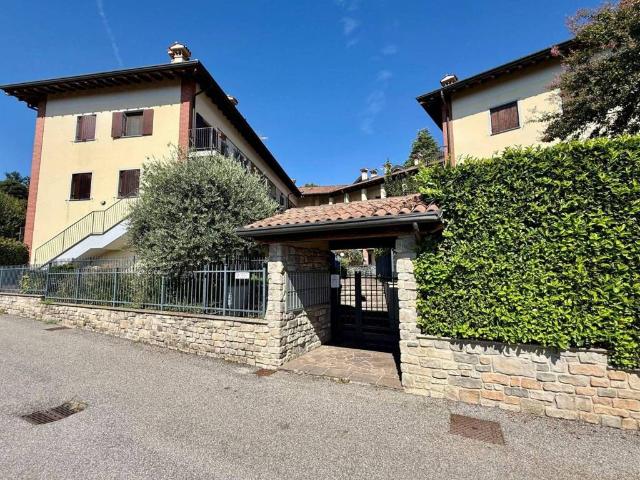Appartamento in vendita a Imbersago, Lombardia