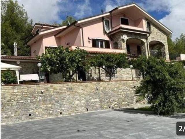Appartamento in vendita a Imperia, Liguria