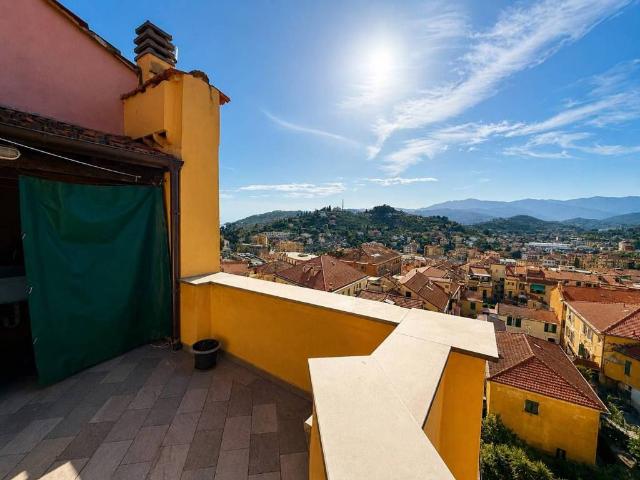 Appartamento in vendita a Borgo Parasio, Imperia
