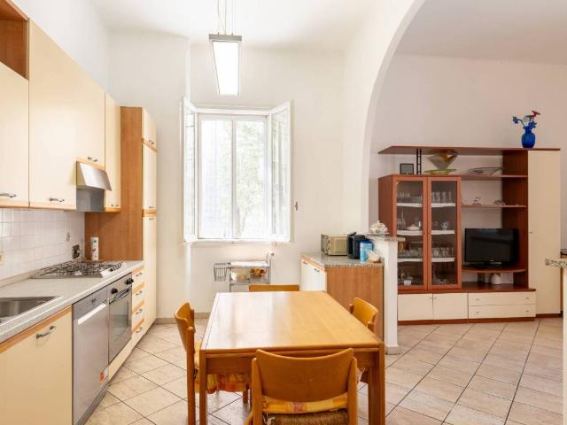 Appartamento in vendita a Borgo Marina, Imperia