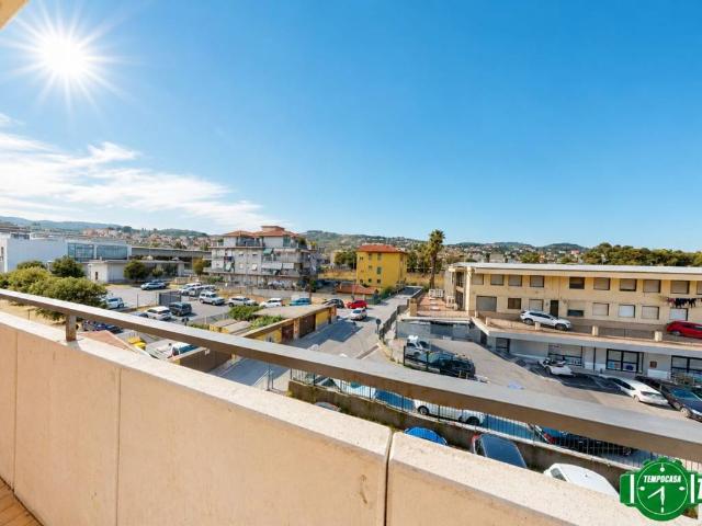 Appartamento in vendita a Oliveto, Imperia