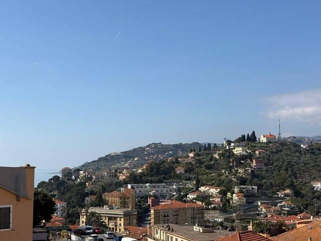 Appartamento in vendita a Borgo Parasio, Imperia