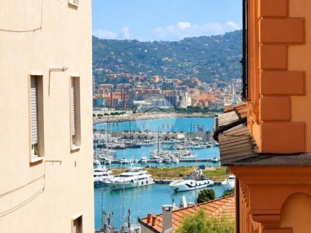 Appartamento in vendita a Borgo Parasio, Imperia