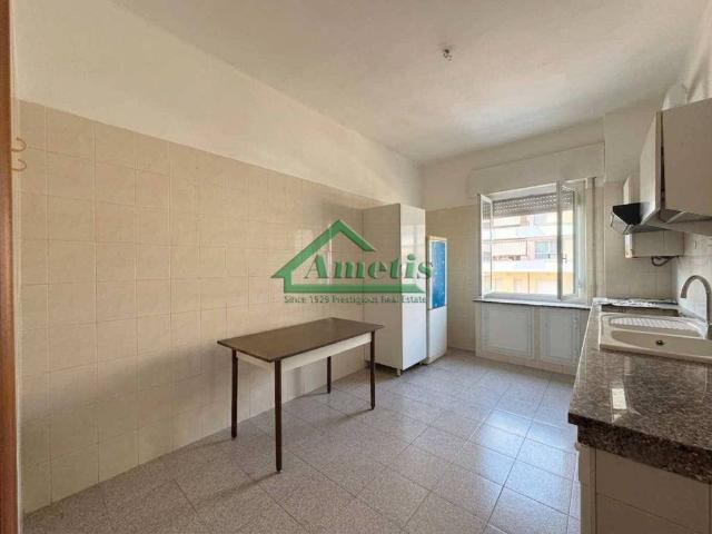 Appartamento in vendita a Imperia, Liguria