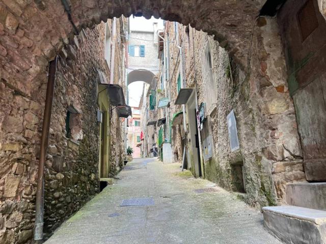 Appartamento in vendita a Imperia, Liguria