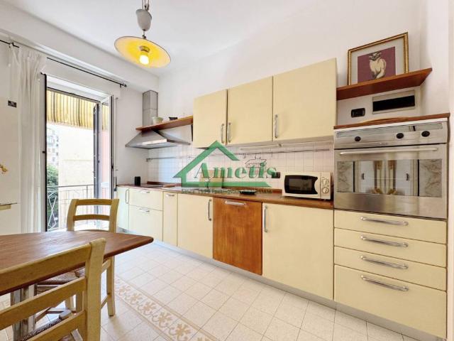 Appartamento in vendita a Imperia, Liguria