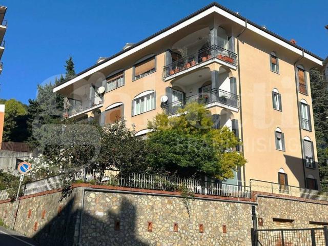 Appartamento in vendita a Imperia, Liguria
