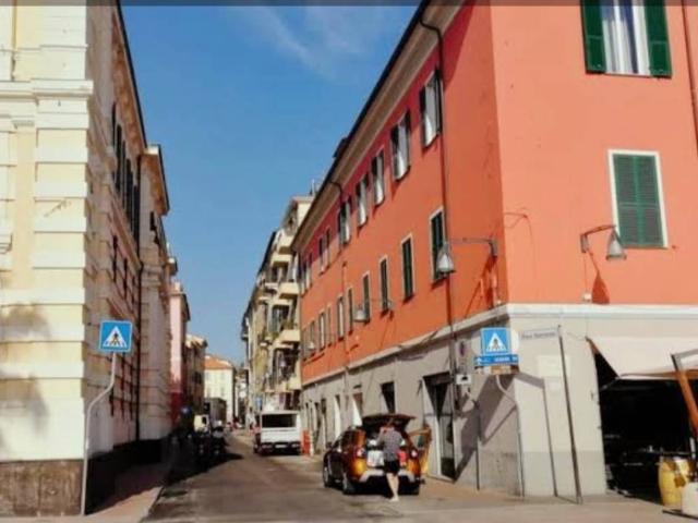 Appartamento in vendita a Imperia, Liguria