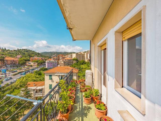 Appartamento in vendita a Caramagnetta, Imperia