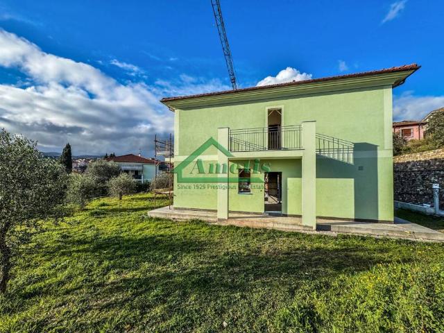 Appartamento in vendita a Imperia, Liguria