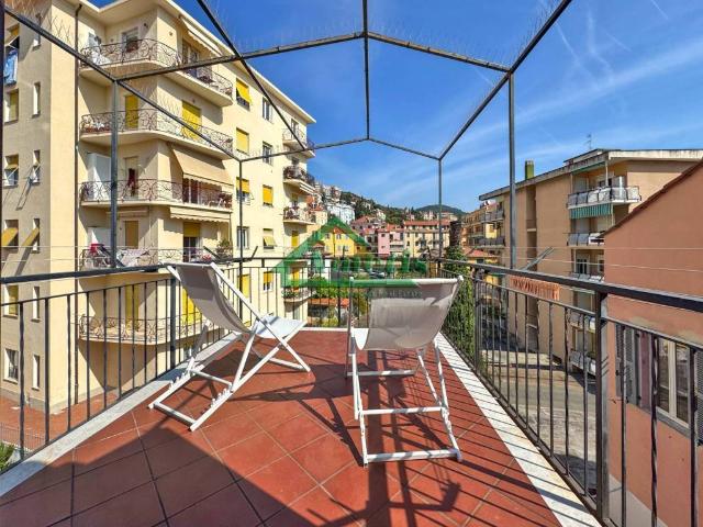 Appartamento in vendita a Borgo Marina, Imperia
