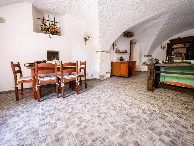 Appartamento in vendita a Oliveto, Imperia