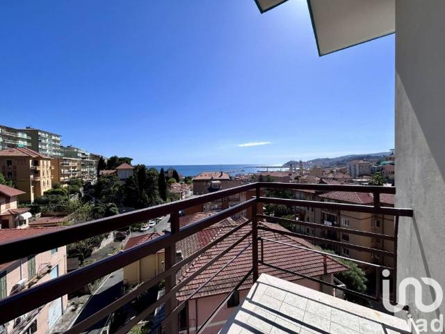 Appartamento in vendita a Oliveto, Imperia