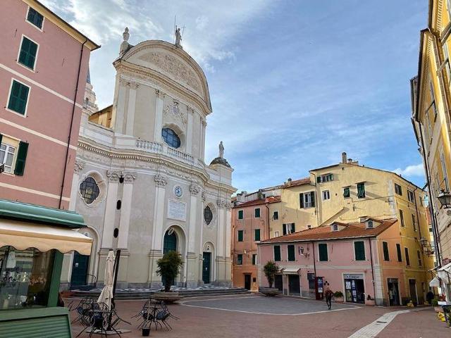 Appartamento in vendita a Imperia, Liguria