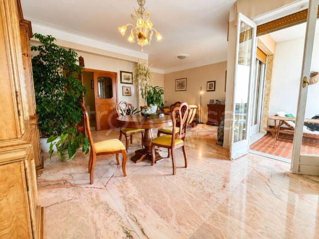 Appartamento in vendita a Imperia, Liguria