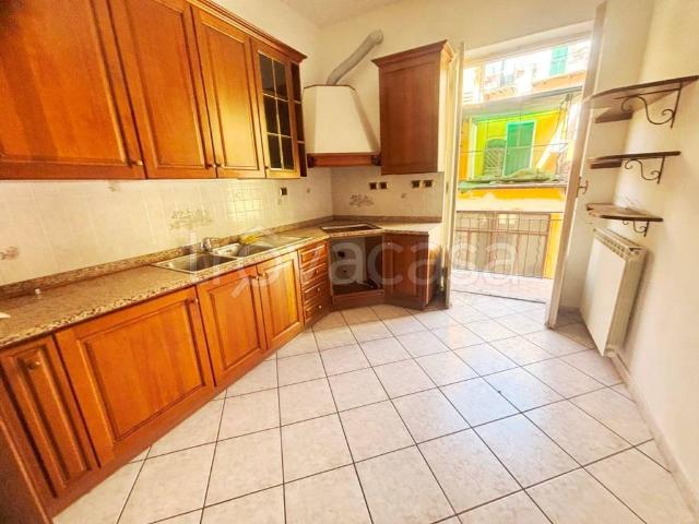 Appartamento in vendita a Imperia, Liguria