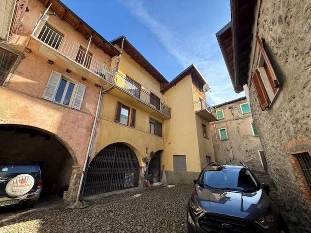 Appartamento in vendita a Introbio, Lombardia