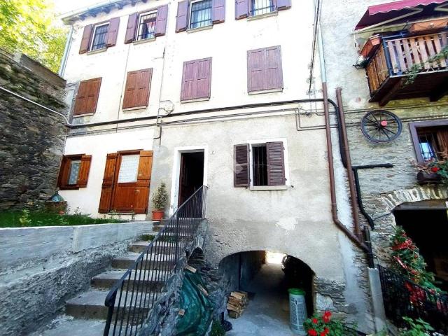 Appartamento in vendita a Introd, Aosta