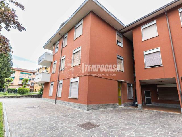 Appartamento in vendita a Inverigo, Lombardia