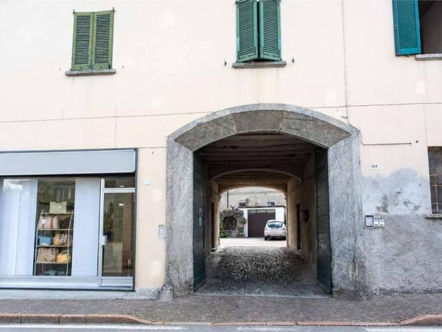 Appartamento in vendita a Inverigo, Lombardia