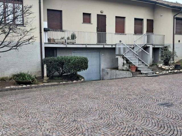 Appartamento in vendita a Inverigo, Lombardia
