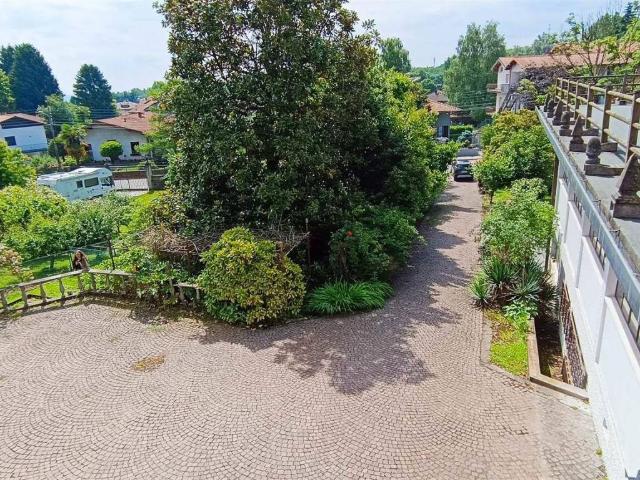 Villa Indipendente in vendita a Invorio Superiore, Piemonte