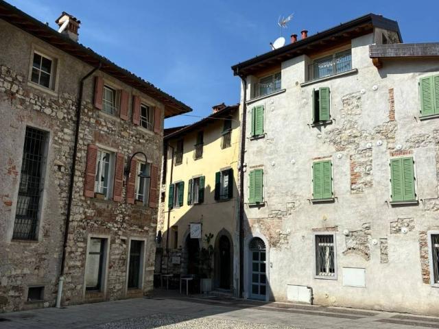 Villa Indipendente in vendita a Iseo, Brescia
