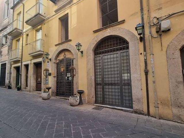 Villa Indipendente in vendita a Isernia, Molise