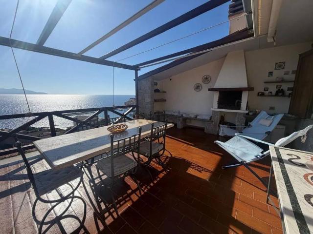 Villa Indipendente in vendita a Isola del Giglio, Giglio Porto