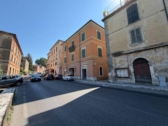 Appartamento in vendita a Isola Del Liri E Superiore, Lazio