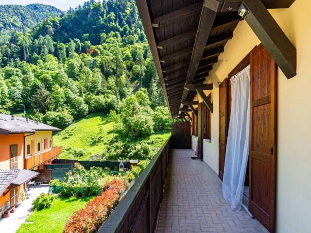 Appartamento in vendita a Comunità Montana della Valle Brembana, Isola Di Fondra