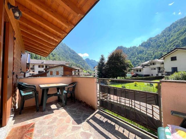 Appartamento in vendita a Comunità Montana della Valle Brembana, Isola Di Fondra