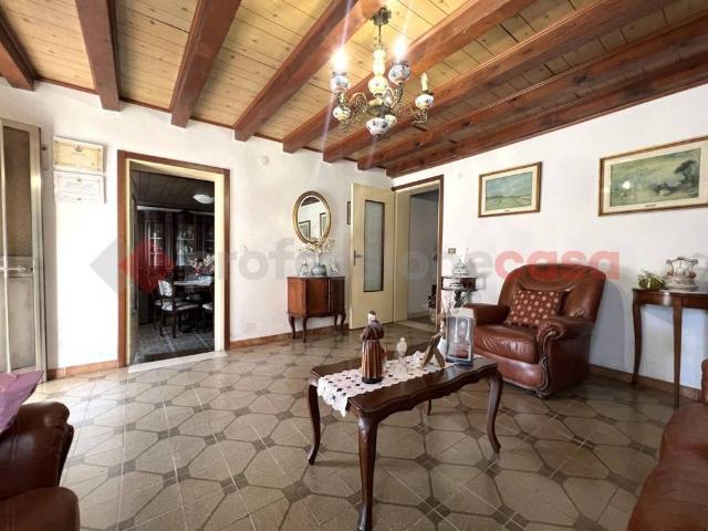 Villa Indipendente in vendita a Isola Rizza, Veneto