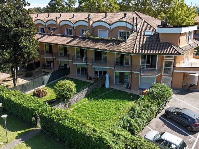 Appartamento in vendita a Ispra, Lombardia