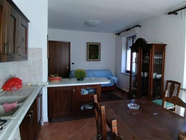 Appartamento in vendita a Issogne, Aosta