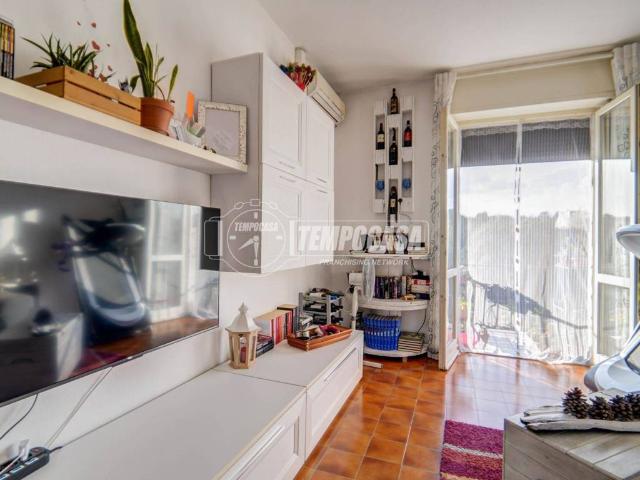 Appartamento in vendita a Jerago Con Orago, Lombardia