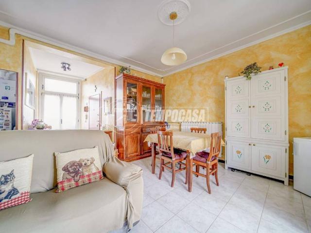 Appartamento in vendita a Jerago, Jerago con Orago