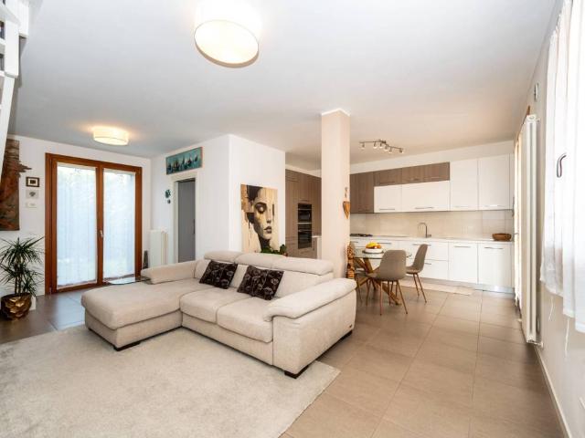 Villa Schiera in vendita a Jesolo, Veneto